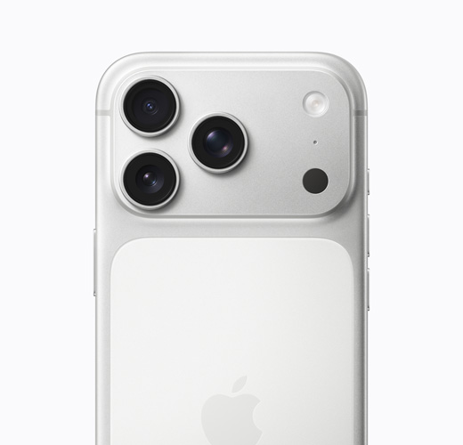 銀色 iPhone 17 Pro，展示機身背面
